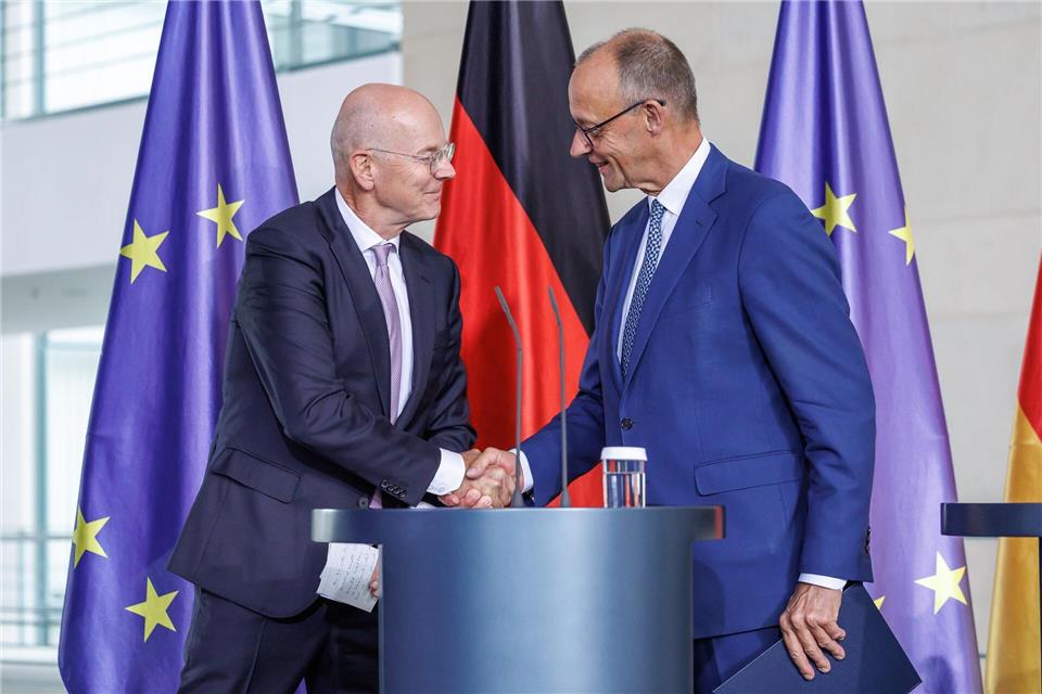 Der Banker Blessing soll im Auftrag des Kanzlers Investoren gewinnen.Andreas Gora/dpa