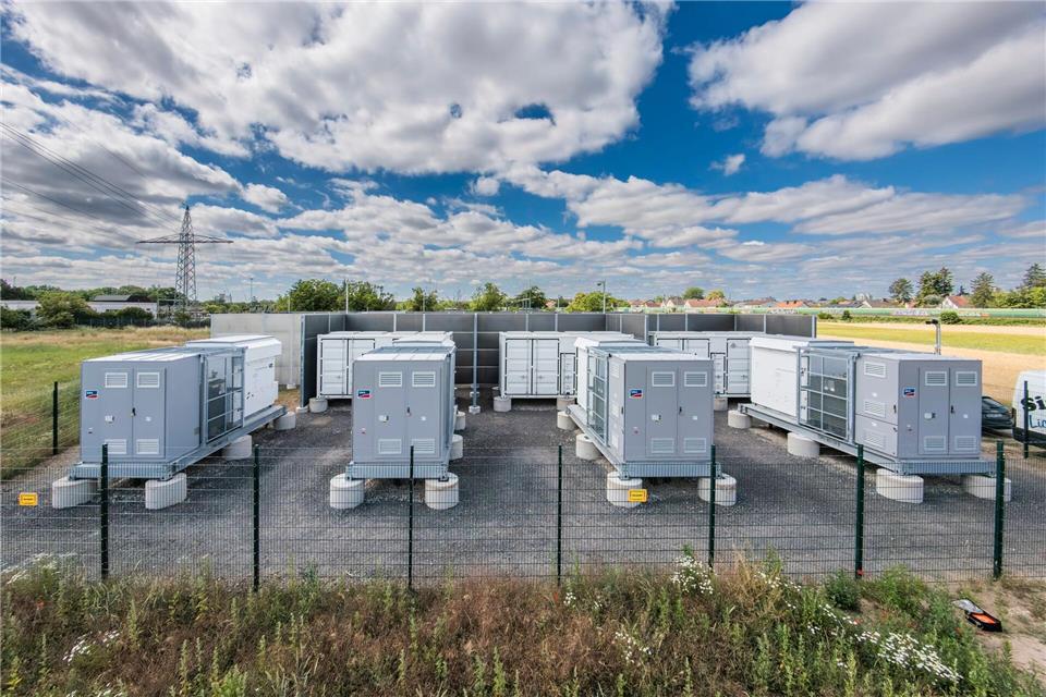 Der Batteriespeicherpark soll die Energiewende in Rheinland-Pfalz voranbringen. Andreas Arnold/dpa