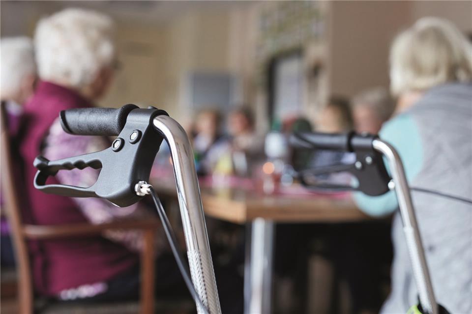 Der Bedarf an stationären und ambulanten Pflegeplätzen steigt mit der älter werdenden Bevölkerung vor allem im Raum Borken stark.