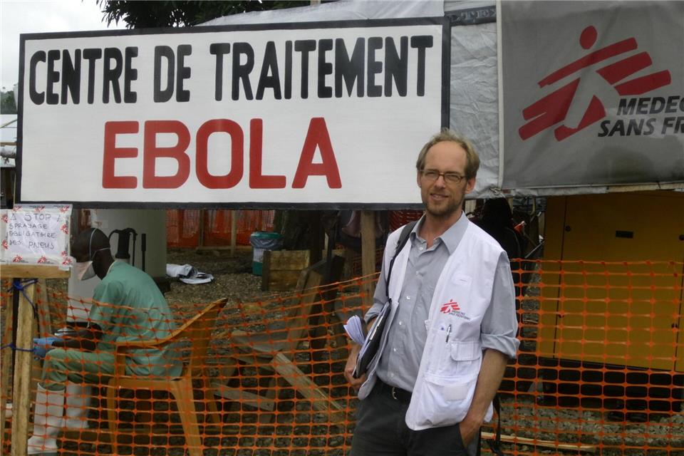 Der Berliner Arzt Maximilian Gertler war für Ärzte ohne Grenzen schon mehrfach im Ebola Einsatz (Handout)Medecins sans Frontieres/dpa