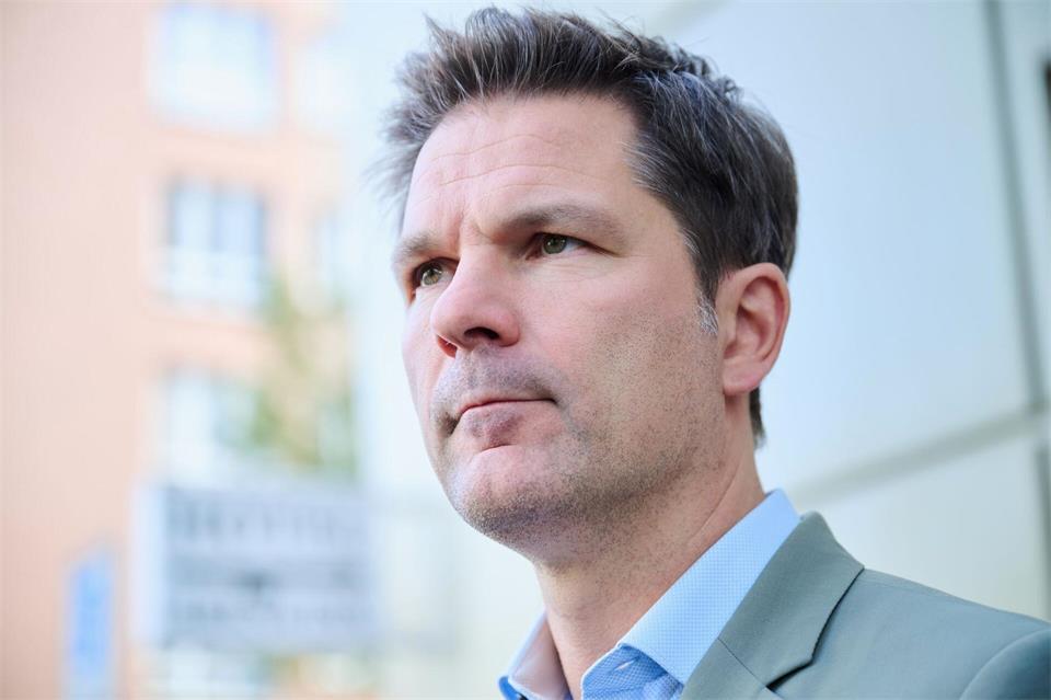 Der Berliner SPD-Chef und Spitzenkandidat Steffen Krach will nach der Wahl kein Senator werden. (Archivbild)Annette Riedl/dpa