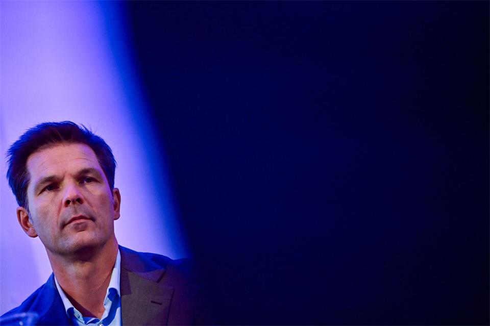 Der Berliner SPD-Spitzenkandidat Steffen Krach steht kurz vor der Wahl wegen Ermittlungen gegen ihn unter Druck.    Sebastian Christoph Gollnow/dpa