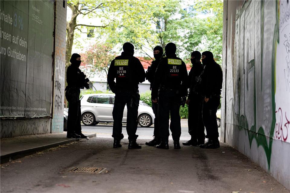 Der Berliner Senat startet einen Vorstoß für ein schärferes Waffengesetz. (Symbolbild) Fabian Sommer/dpa