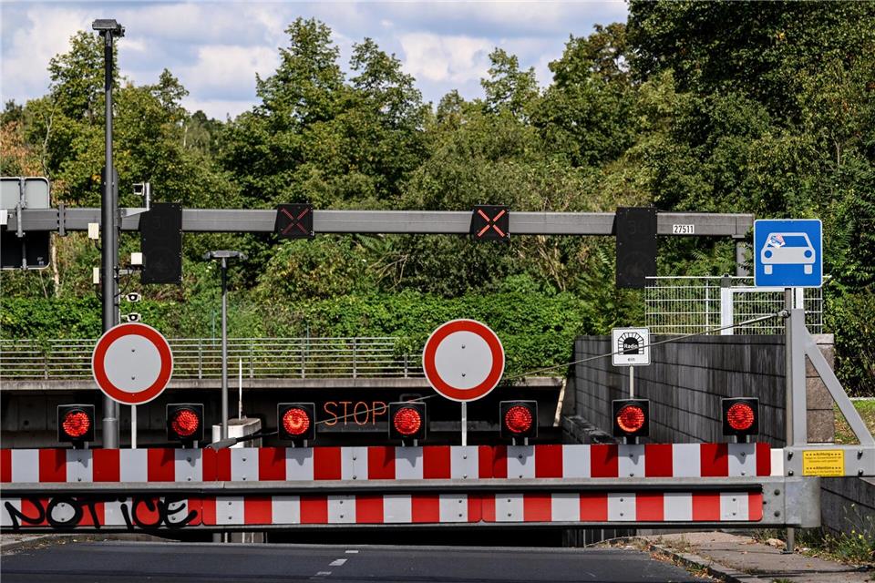 Der Berliner Tiergartentunnel war erneut für etliche Stunden in beide Richtungen gesperrt. (Archivbild)Britta Pedersen/dpa