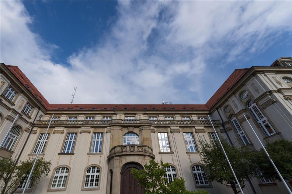 Der Beschluss zur Abschaffung des Ausländerbeauftragten war rechtmäßig. Dennoch wird sich auch in Zukunft im Landratsamt in Bautzen jemand um Integrationsbelange kümmern. (Archivbild)Monika Skolimowska/dpa