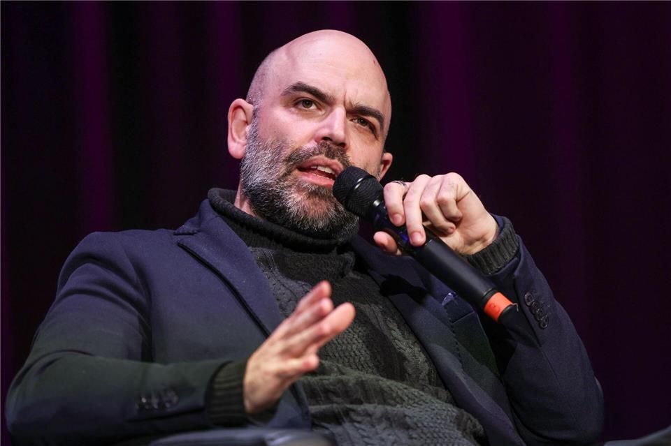 Der Bestseller-Autor Roberto Saviano kritisierte die Zustände seit langem. (Archivbild)Oliver Berg/dpa