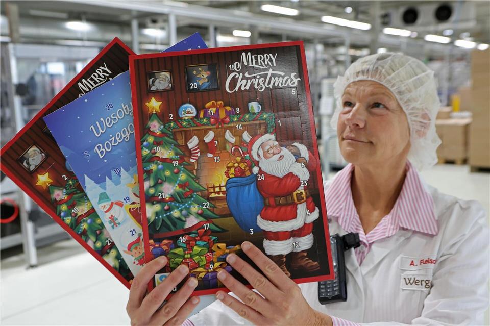 Der Betrieb in Wernigerode gehört weltweit zu den größten Produzenten von Adventskalendern. Matthias Bein/dpa