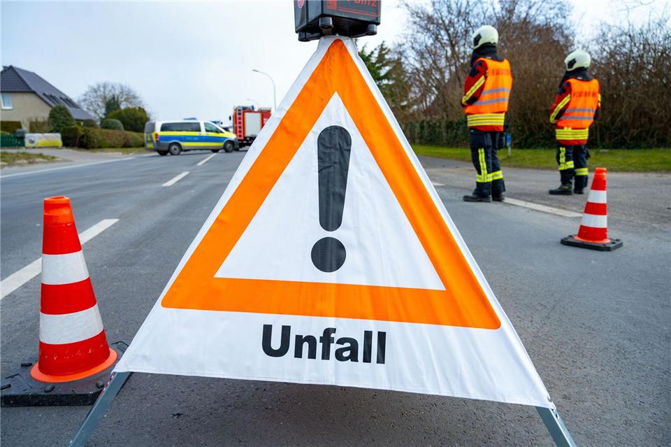 Der Biker stürzte auf der B111 zwischen Ückeritz und Stubbenfelde. (Symbolbild)Stefan Sauer/dpa-Zentralbild/ZB