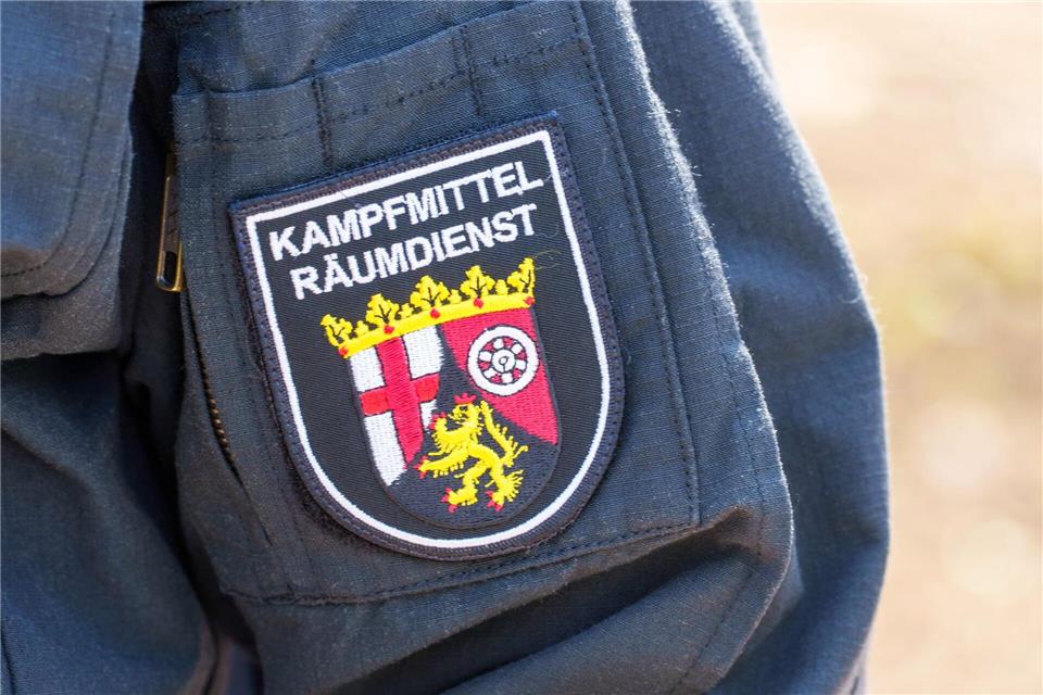 Der Blindgänger war bei Arbeiten im Rhein entdeckt worden. (Symbolbild)Andreas Arnold/dpa