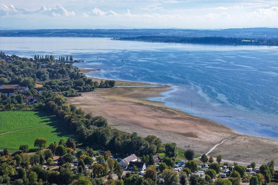 Der Bodensee erreichte in diesem Jahr seinen normalerweise typischen sommerlichen Wasseranstieg kaum.Felix Kästle/dpa