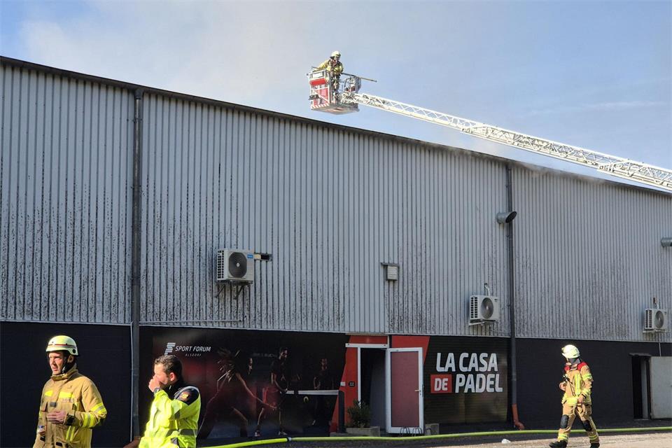 Der Brand brach nach ersten Erkenntnissen der Feuerwehr in der Sauna aus.-/dpa