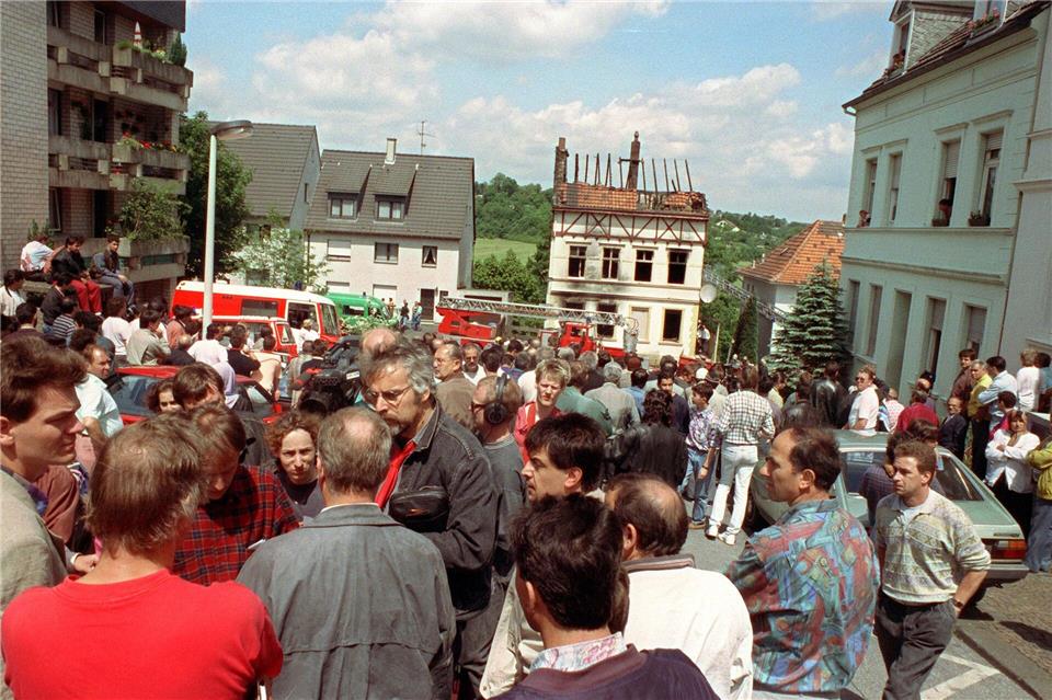 Der Brandanschlag von Solingen auf die Familie Genç ereignete sich am 29. Mai 1993. (Archivbild)Roland Scheidemann/dpa