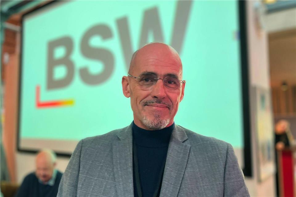 Der Brandenburger BSW-Fraktionschef Niels-Olaf Lüders äußert sich zum Vorschlag gemeinsamer öffentlicher Auftritte von Parteigründerin Sahra Wagenknecht mit AfD-Chefin Alice Weidel. (Archivbild)   Simon Kremer/dpa
