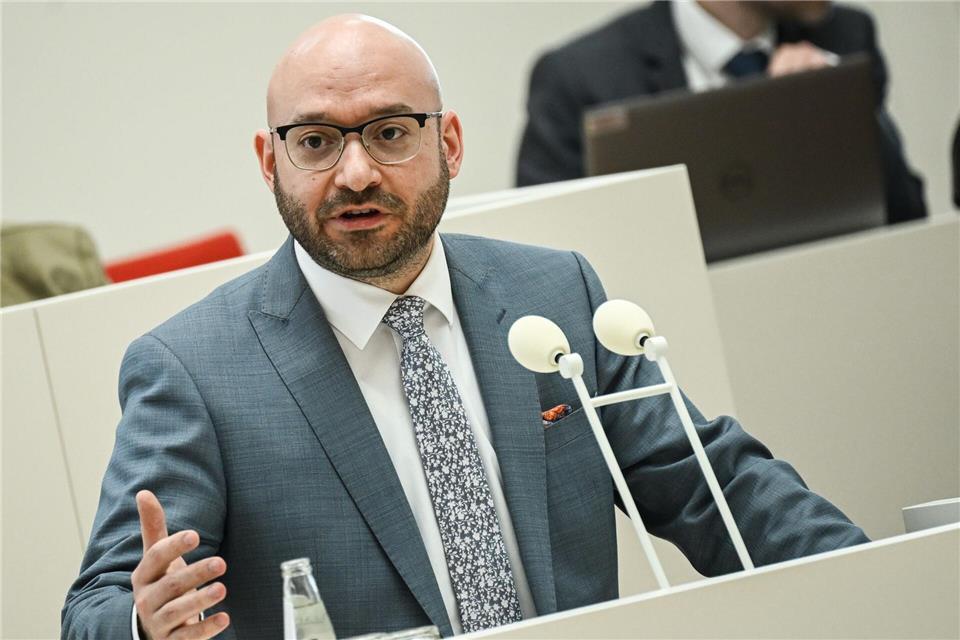 Der Brandenburger Minister für gesellschaftlichen Zusammenhalt, René Wilke (SPD), will die Integration verbessern. (Archivbild)Britta Pedersen/dpa