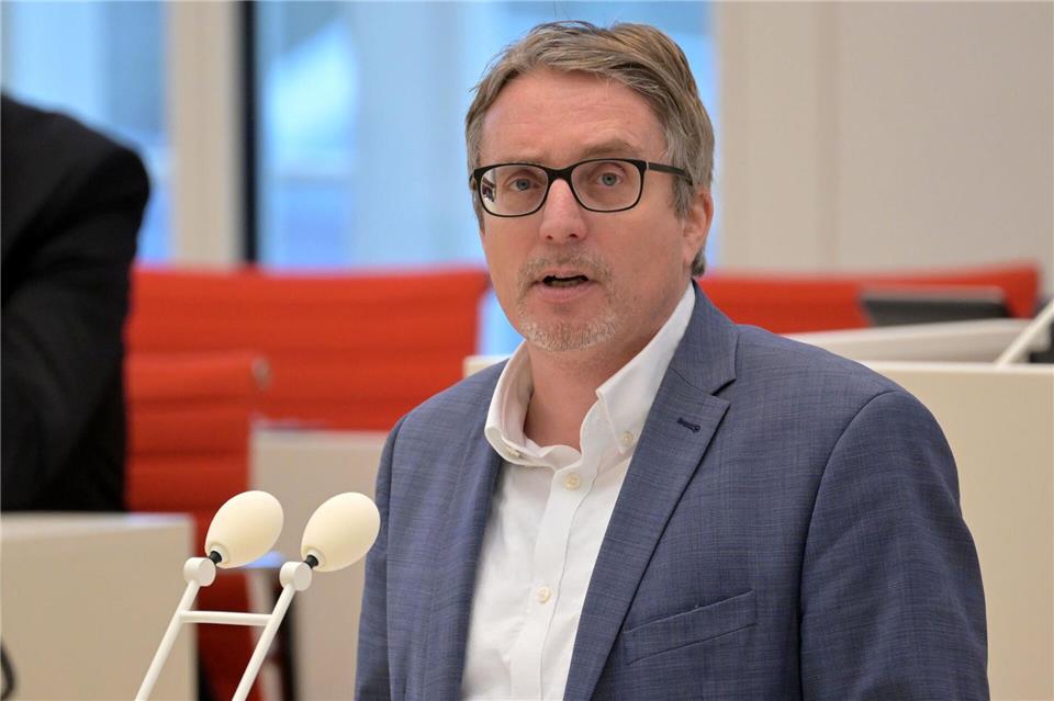 Der Brandenburger SPD-Fraktionsvorsitzende Björn Lüttmann richtet angesichts der Koalitionskrise einen Appell an das BSW. (Archivbild)Michael Bahlo/dpa
