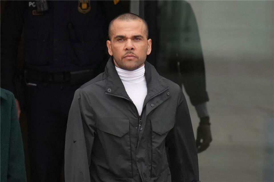 Der Brasilianer wurde vom Vorwurf der sexuellen Aggression gegen eine junge Frau von einem Berufungsgericht in Barcelona freigesprochen, muss aber dennoch zahlen. (Archivbild)Emilio Morenatti/AP/dpa