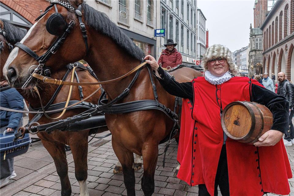 Der Brauch geht auf eine Lübecker Tradition aus dem 16. Jahrhundert zurück.Markus Scholz/dpa