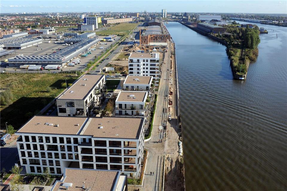 Der Bremer Überseehafen hat sich über Jahre zur Überseestadt gewandelt. (Archivbild) picture alliance / dpa