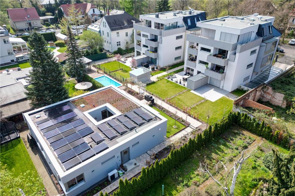 Der Bund für Umwelt und Naturschutz Deutschland hat vor einer Benachteiligung kleiner Photovoltaik-Anlagen gewarnt (Archivbild). Jan Woitas/dpa
