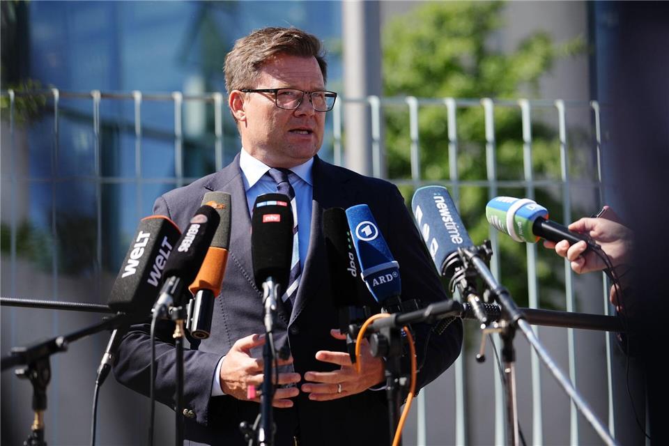 Der Bund soll einfacher Geld ausgeben dürfen für den Schutz vor zunehmender Hitze, sagt Carsten Schneider.Kay Nietfeld/dpa