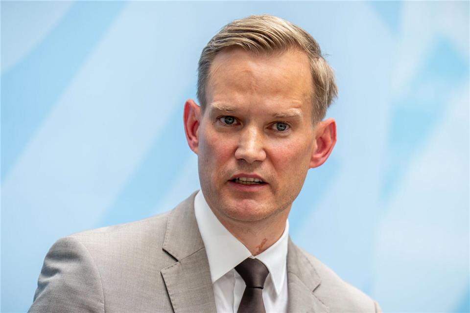 Der Bundesdrogenbeauftragte Hendrik Streeck hält die Verbotspläne für überfällig. (Archivbild)Michael Kappeler/dpa