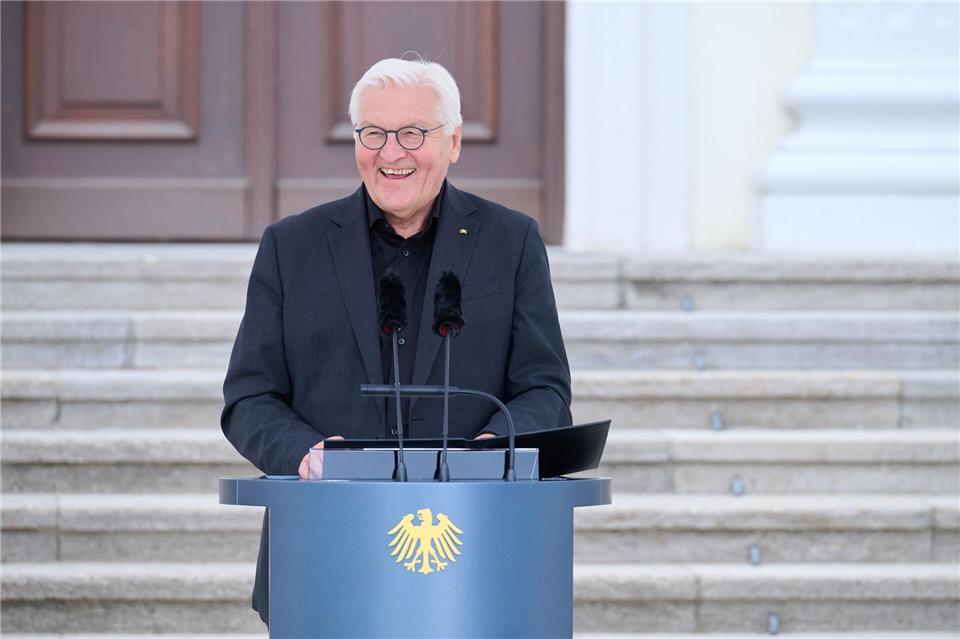 Der Bundespräsident sichtlich gut gelaunt bei einer Kunst-Veranstaltung in Berlin. Mal sehen, wie seine Laune sein wird bei der Gamescom im August.Annette Riedl/dpa