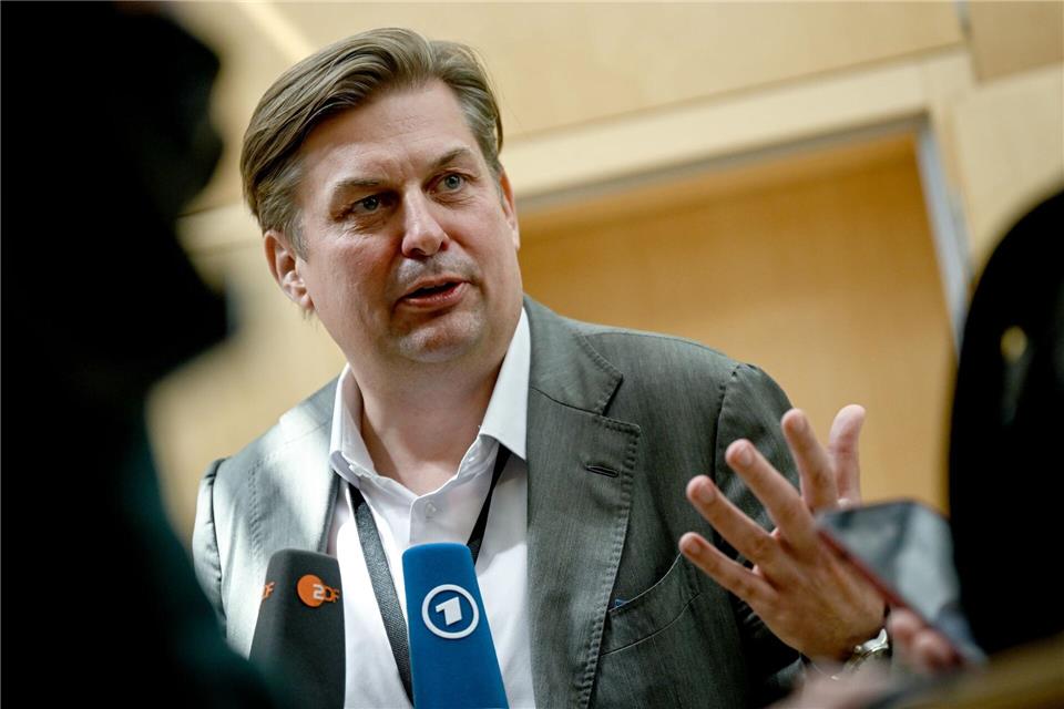 Der Bundestag hat Durchsuchungen beim AfD-Abgeordneten Krah genehmigt (Archivbild).Britta Pedersen/dpa