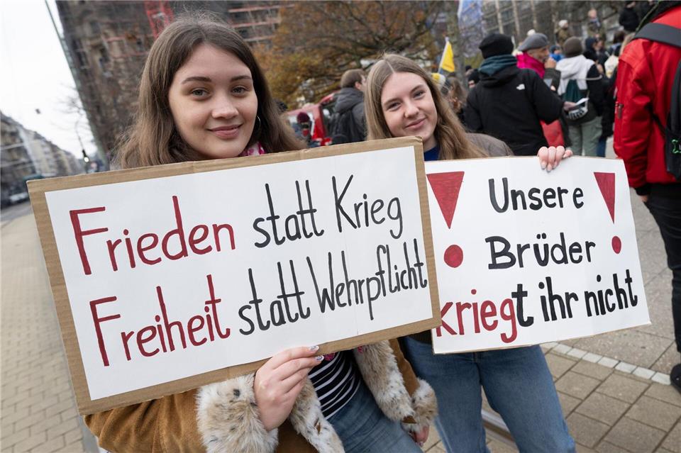 Der Bundestag hat am Freitag für die Reform der Wehrpflicht gestimmt. Boris Roessler/dpa