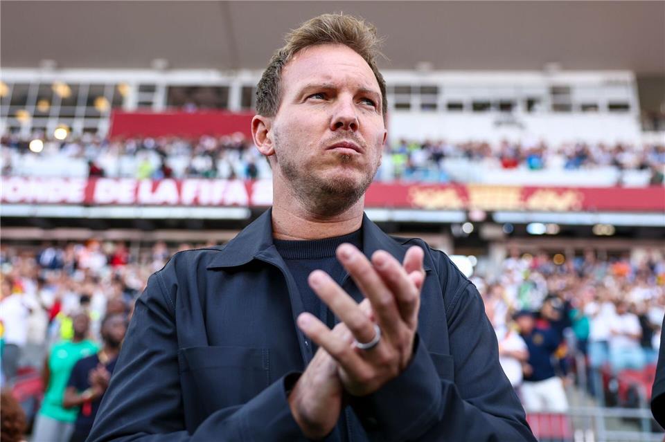 Der Bundestrainer muss bei seinen WM-Planungen derzeit nicht auf mögliche Gelb-Sperren achten. Jan Woitas/dpa