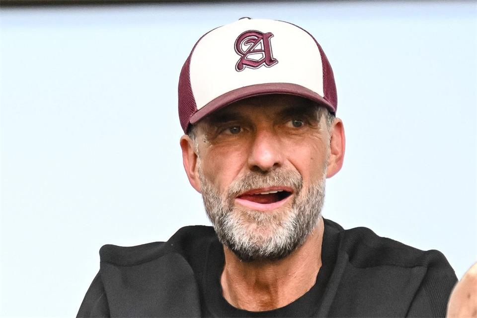 Der Bundestrainer zu Gast im Augsburger Stadion. Hier wird Jürgen Klopp sein Heimdebüt mit der Nationalmannschaft bestreiten.  Harry Langer/dpa