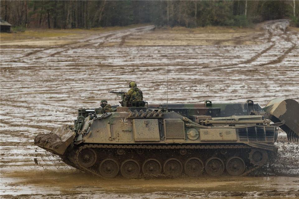 Der Bundeswehrübungsplatz wird vom  Panzerpionierbataillon 701 aus dem thüringischen Gera genutzt. (Symbolbild)Philipp Schulze/dpa