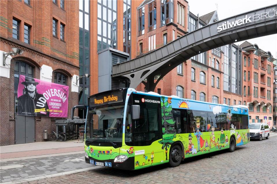 Der Bus ist im Süden der Stadt im Einsatz, wie ein Sprecher der Hochbahn mitteilte.--/Hochbahn Hamburg/dpa