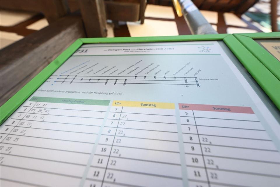Der Bus kommt werktags zweimal pro Stunde. Uli Deck/dpa