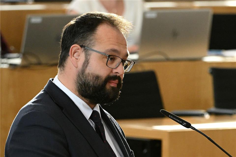 Der CDU-Abgeordnete Jonas Urbach hält eine Flexibilität bei der Einwohnerzahl für Gemeindezusammenschlüsse für nötig. (Archivbild)Martin Schutt/dpa