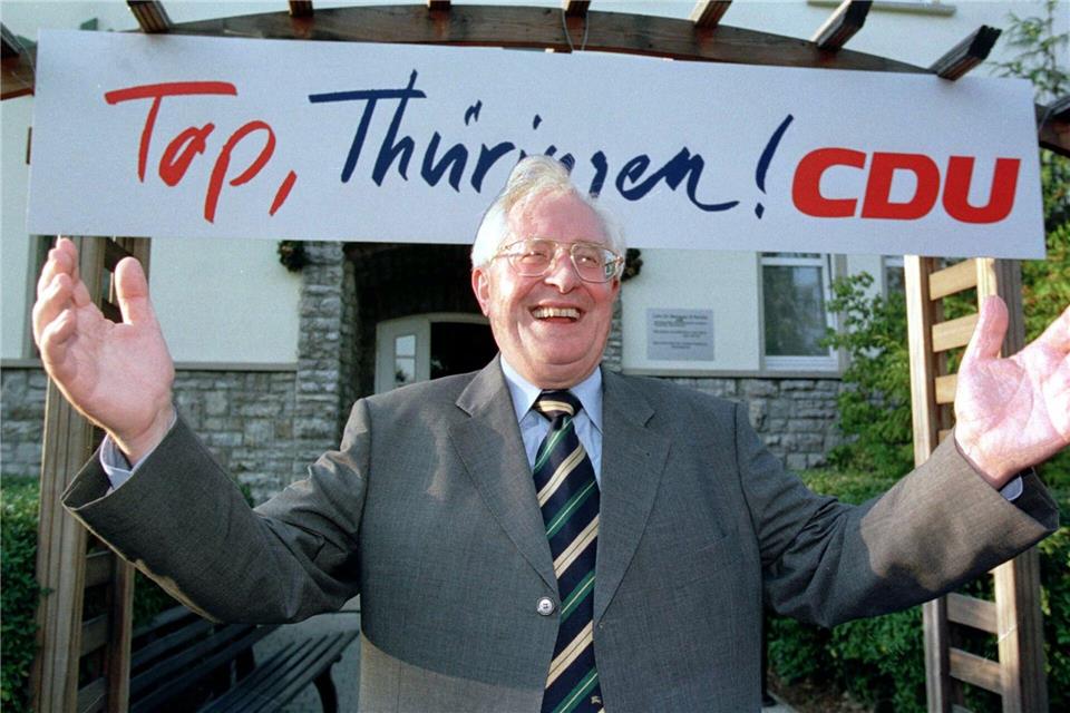 Der CDU-Politiker Bernhard Vogel ist im Alter von 92 Jahren gestorben. (Archivbild)Ralf Hirschberger/dpa-Zentralbild/dpa