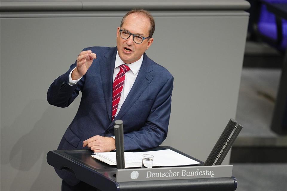 Der Chef der CSU-Abgeordneten im Bundestag, Alexander Dobrindt, sagt, seine Partei sei auf eine mögliche vorgezogene Bundestagswahl vorbereitet. (Archivfoto)Kay Nietfeld/dpa