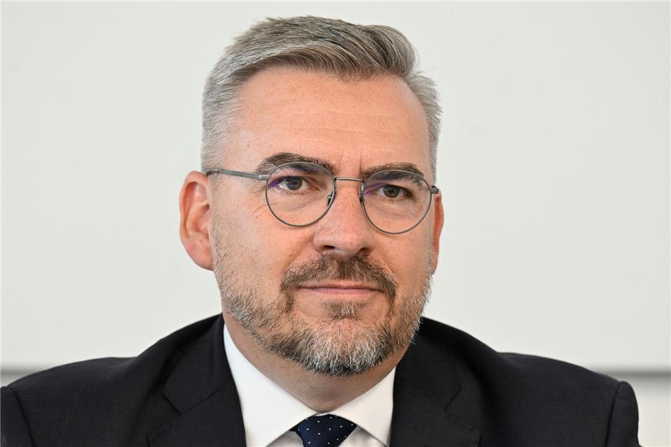 Der Chef des Branchenverbandes BVTE, Jan Mücke, warnt vor deutlich höheren Tabaksteuern.Roberto Pfeil/dpa
