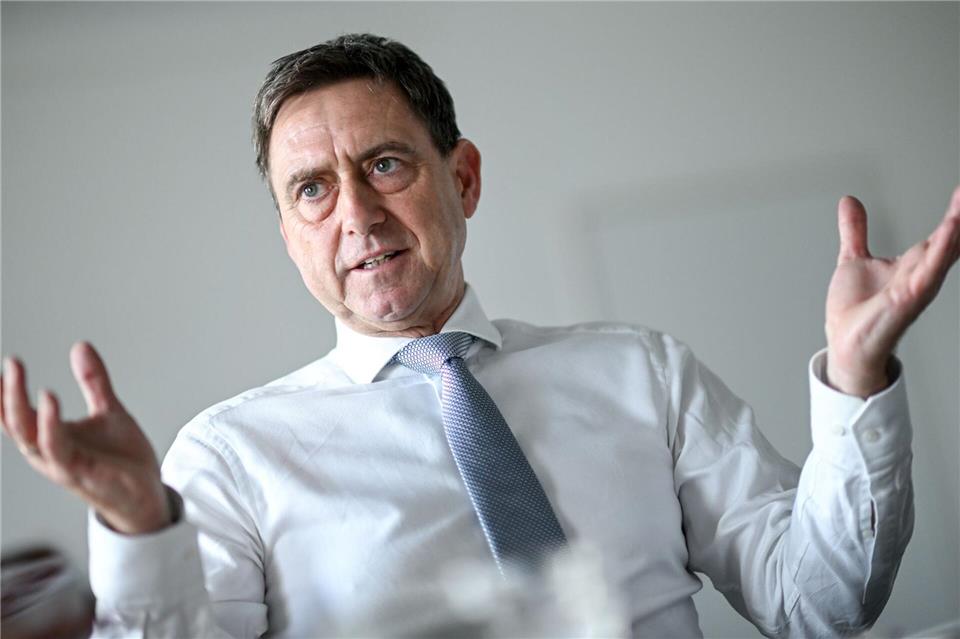 Der Chef des Kassen-Spitzenverbands, Oliver Blatt, sieht den Bund und die Pharma-Branche am Zug. (Archivbild)Britta Pedersen/dpa