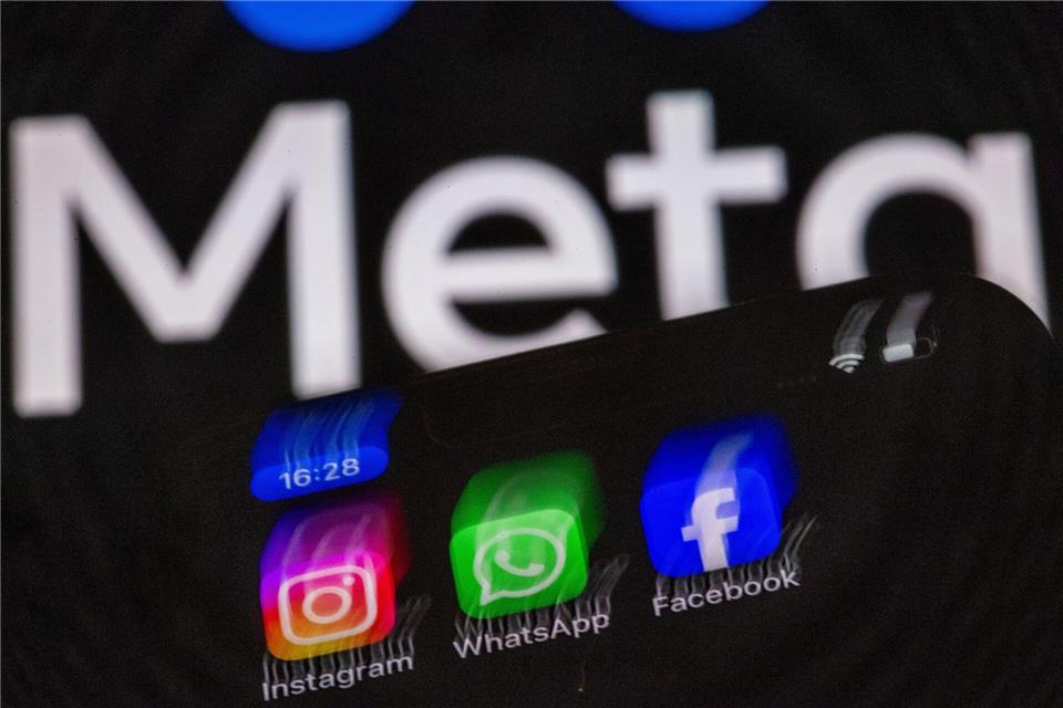 Der Chef des Online-Diensts Instagram, Adam Mosseri, hat das Suchtpotenzial sozialer Medien in einem potenziell folgenschweren US-Prozess bestritten.Jens Büttner/dpa