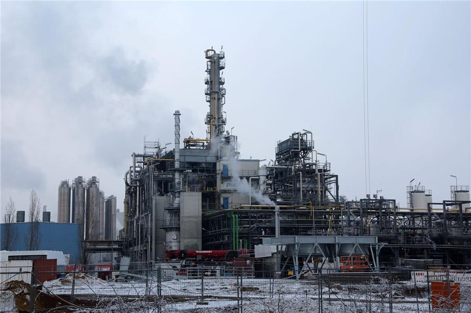 Chemie- und Industriepark Zeitz soll wachsen Der Chemie- und Industriepark Zeitz soll sich weiter entwickeln können. (Archivbild)Bodo Schackow/dpa
