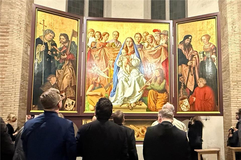 Der Cranach-Triegel-Altar ist in der Marienkirche des Friedhofs Campo Santo Teutonico zu sehen.Christoph Sator/dpa