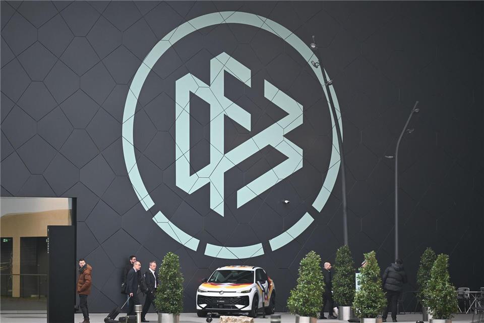 Der DFB ist bei der Gründung eines Ligaverbandes womöglich außen vor. (Archivbild)Arne Dedert/dpa