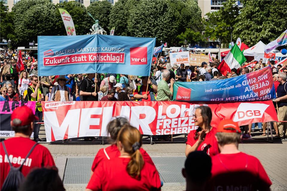 Der DGB hat auch für dieses Jahr wieder zur Demonstration am 1. Mai, dem Internationalen Tag der Arbeit, in Berlin aufgerufen. (Archivbild)Christoph Soeder/dpa