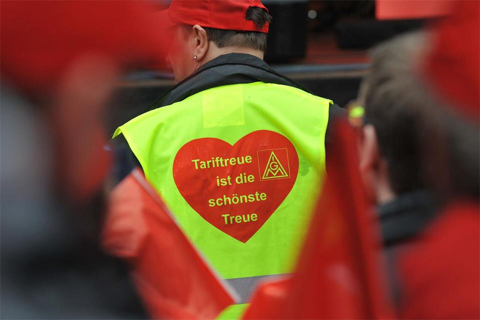 Der DGB kämpft gegen Dumpinglöhne. (Archivbild)Michael Bahlo/dpa