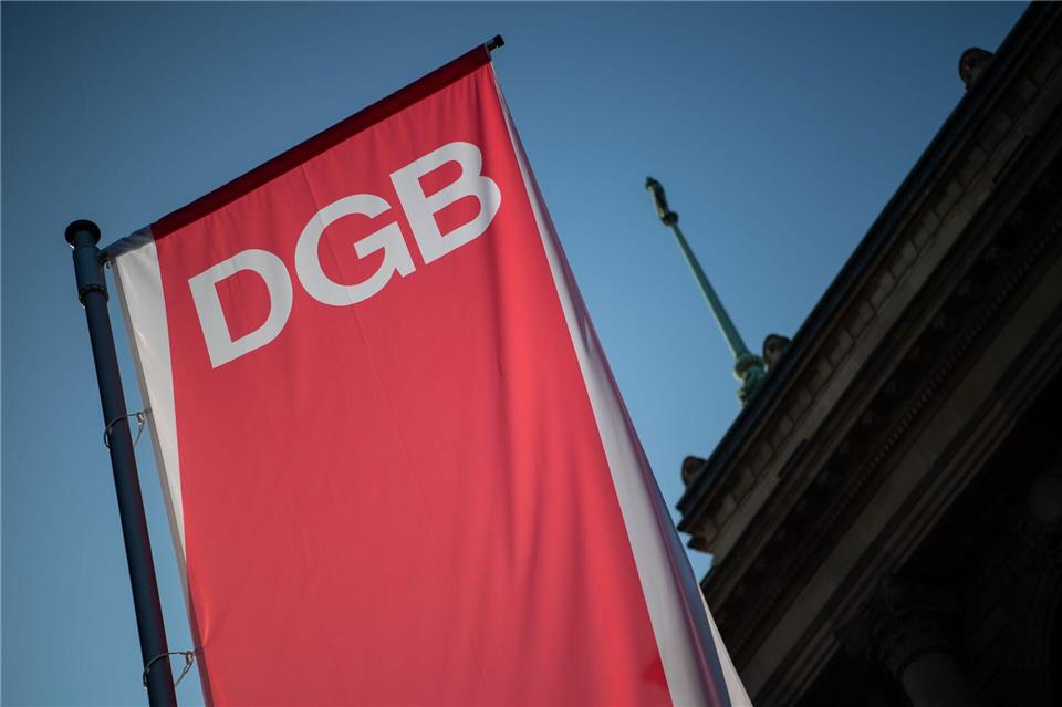 Der DGB nimmt die Landesregierung in die Pflicht. (Symbolbild)Sebastian Gollnow/dpa