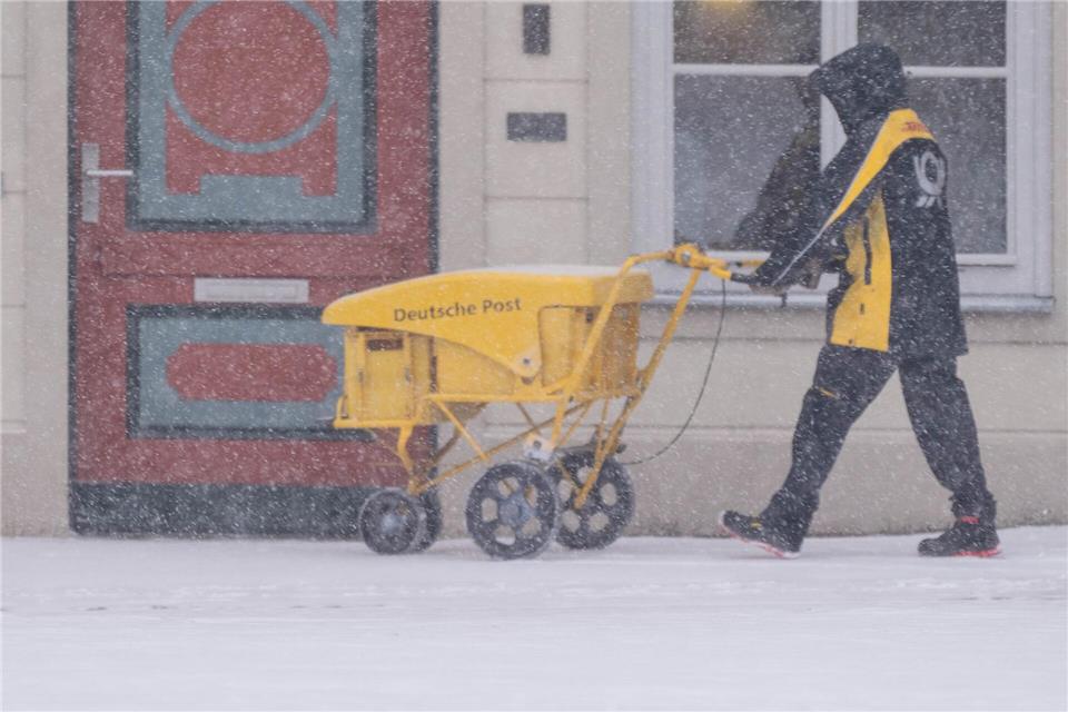 Der DWD warnt vor unwetterartiger Glätte in MV.Stefan Sauer/dpa