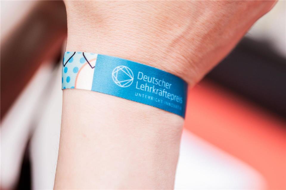 Der Deutsche Lehrkräftepreis wird regelmäßig an Schulleitungen und Lehrkräfte verliehen. (Archivbild) Christoph Soeder/dpa