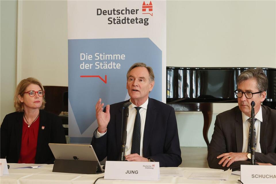 Der Deutsche Städtetag fordert vom Bund eine jährliche Soforthilfe von 30 Milliarden Euro für die Kommunen. Bodo Schackow/dpa