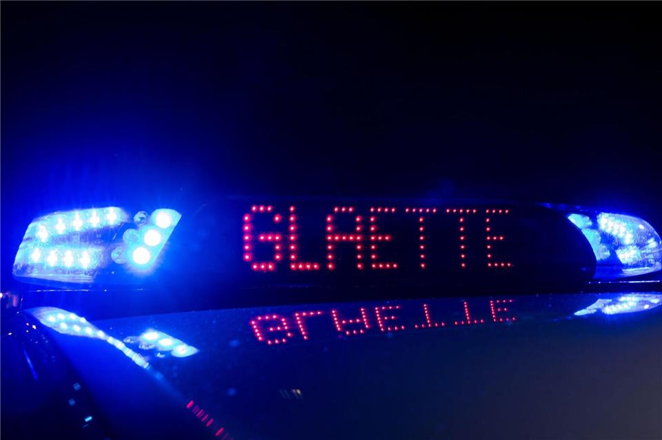 Der Deutsche Wetterdienst (DWD) hatte vor Glätte gewarnt. (Archivbild)Monika Skolimowska/dpa-Zentralbild/dpa