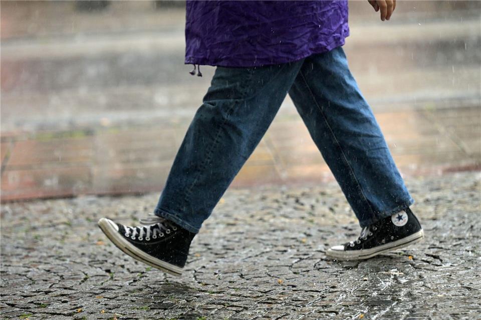 Viele Schauer in Rheinland-Pfalz und im Saarland erwartet Der Deutsche Wetterdienst erwartet für die kommenden Tage immer wieder Schauer. (Symbolbild)Malin Wunderlich/dpa